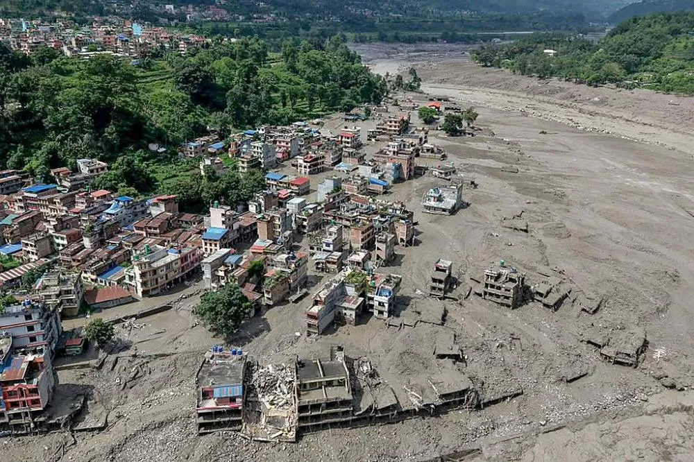 Tragédia no Himalaia se agrava: centenas de mortos e mais de 1,3 mil desaparecidos no Nepal e no Tibete