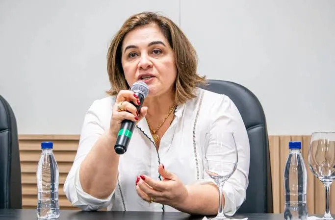 Maria do Carmo propõe “Praças Digitais” para ampliar acesso à internet no interior do Amazonas